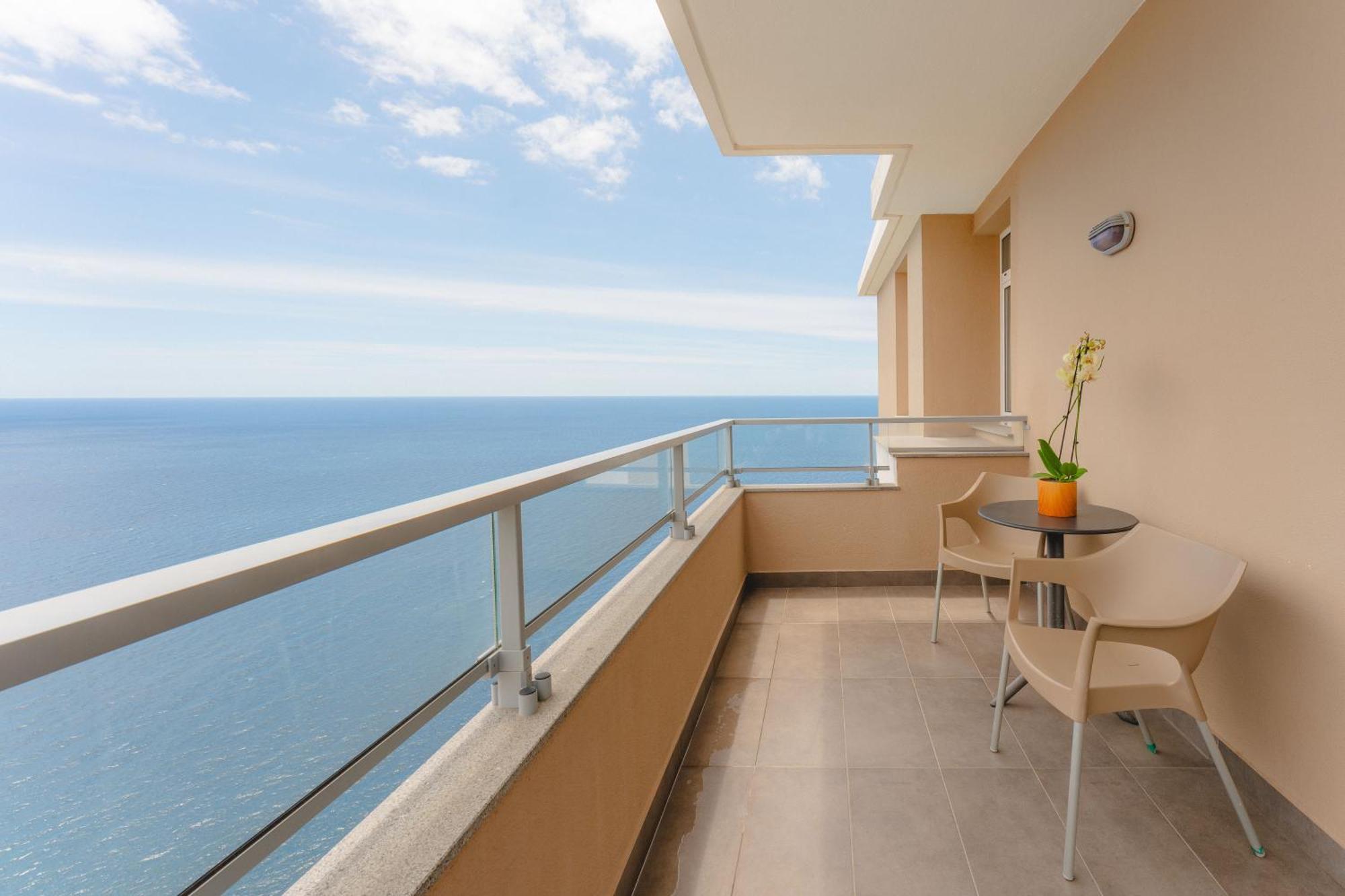 Duas Torres Hotel Funchal  Exterior photo