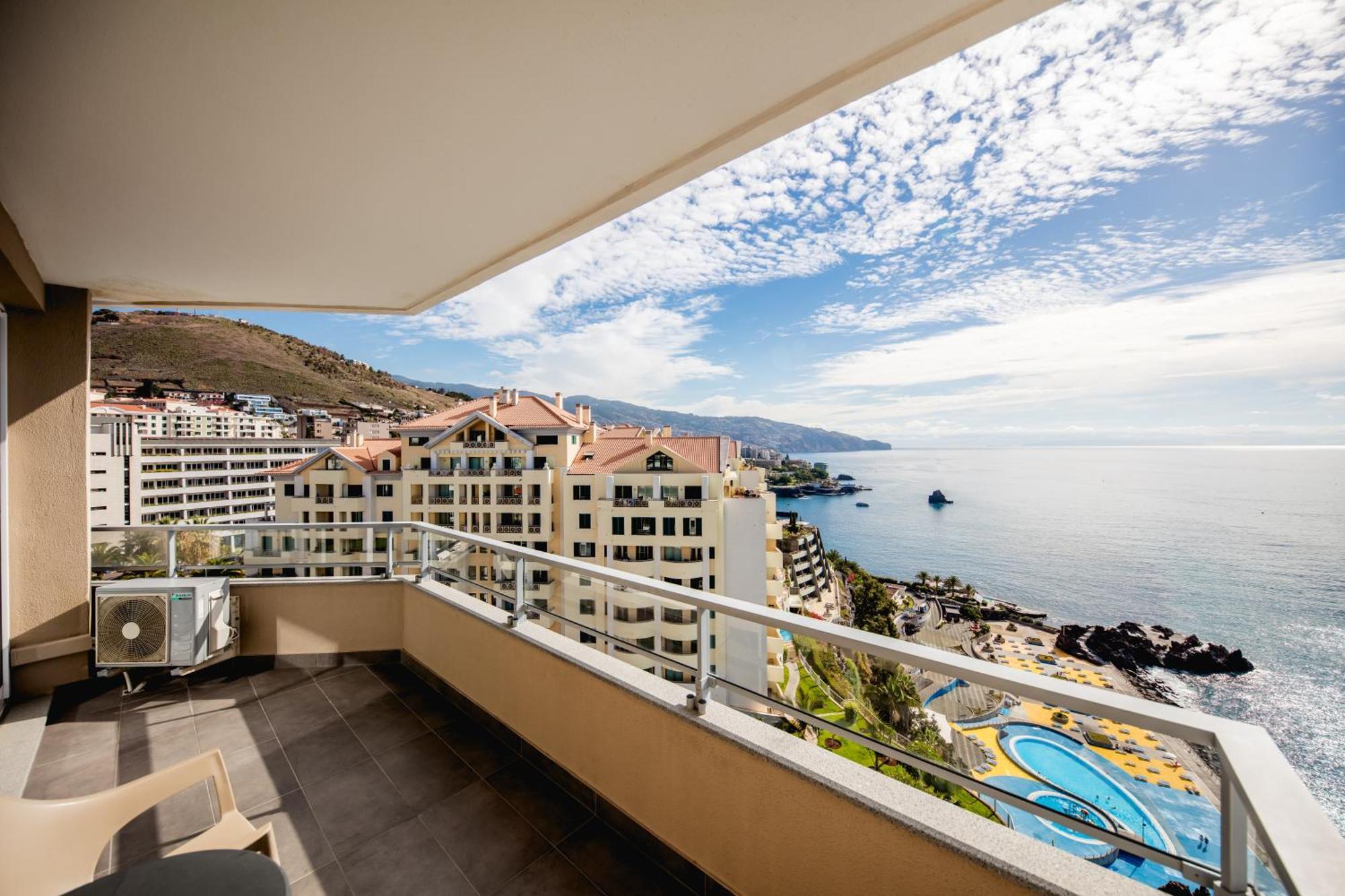 Duas Torres Hotel Funchal  Exterior photo